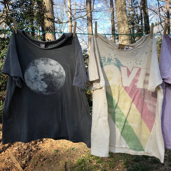 Magnolia Pearl Tees for Trade - Picture 4 of 4